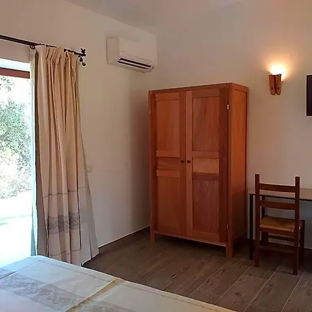 Turismo Rurale Lu Stazzu 호텔 아르자케나
