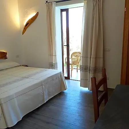 Turismo Rurale Lu Stazzu 호텔 3*