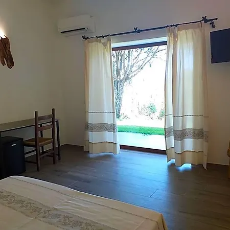 호텔 Turismo Rurale Lu Stazzu 3*
